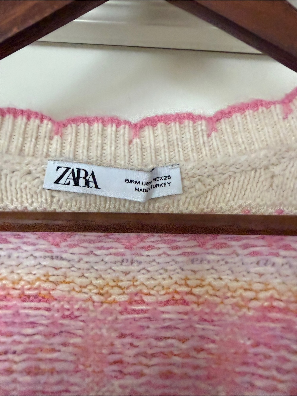 Zara blogger’s fave pastel Floral jacquard knit Fair Isle V-Neck Button Cardigan - Picture 3 of 13